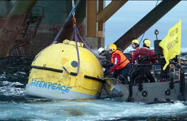 lytter Korn ligevægt Greenpeace leader arrested after boarding offshore oil rig